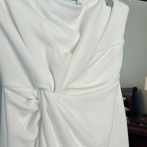 White off the shoulder Saints and Secrets asymmetrical dress. - Picture 2 of 6